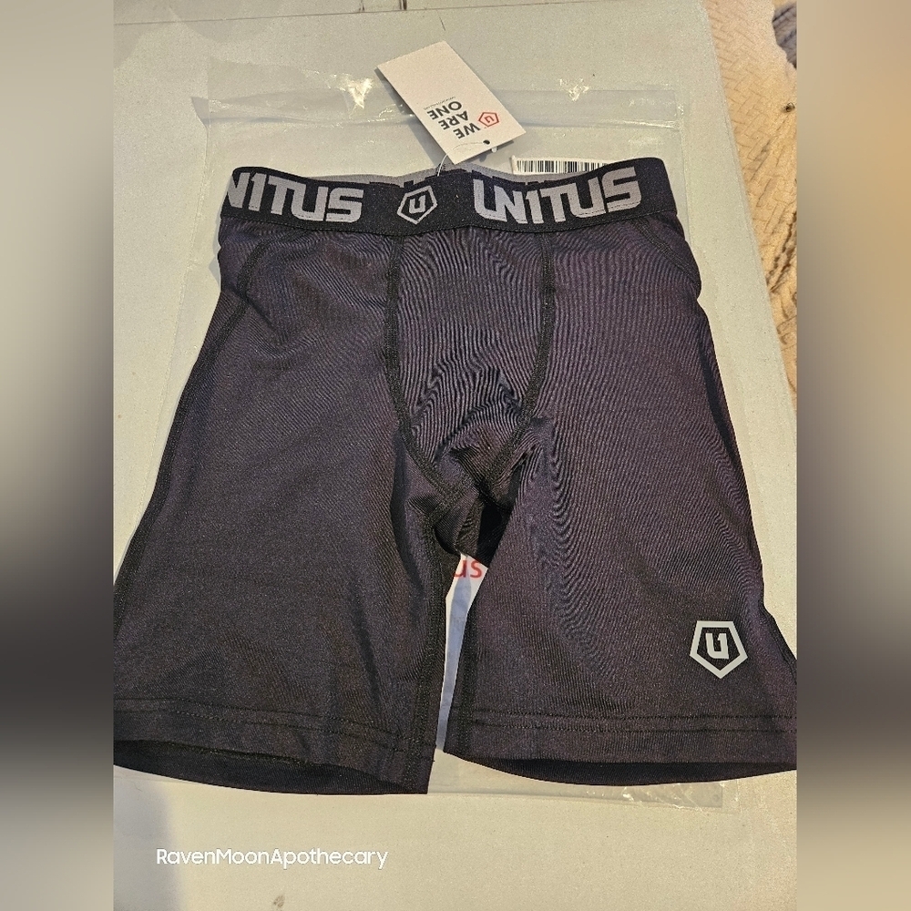 NWT Boys Black Compression Shorts Youth Large